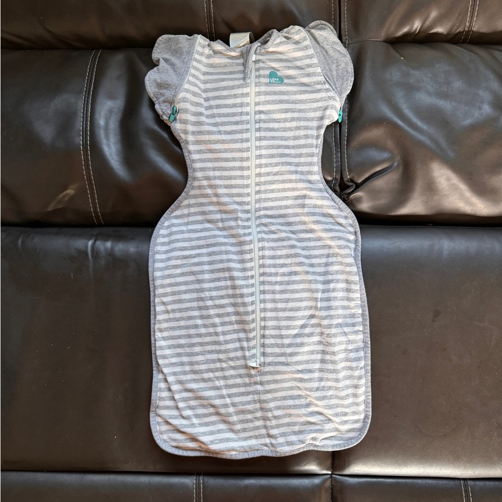 Love To Dream transitional swaddle sleep sack arms up zip up size medium